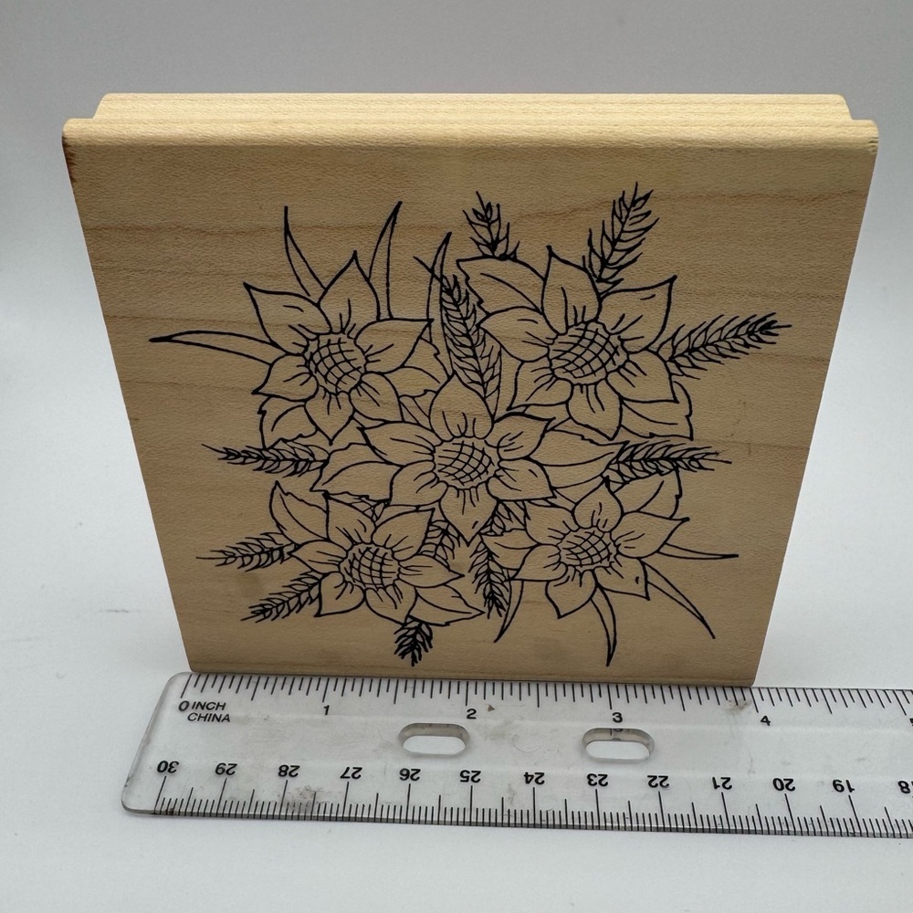 Wood-mounted Poinsettia Rubber Stamp made by the brand Just For Fun - Picture 5 of 5